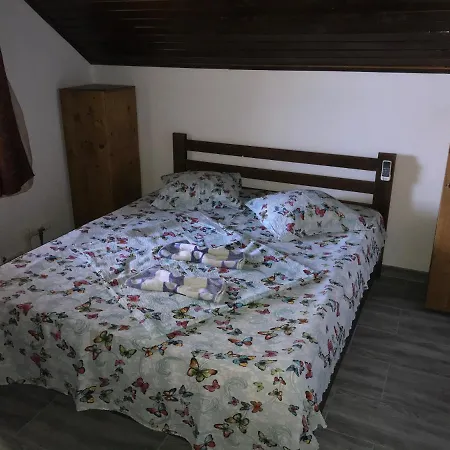 Cristina 招待所 4*